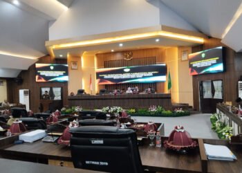Laksanakan Rapat Paripurna, Dewan Perwakilan Rakyat Daerah (DPRD ) Barru  Mengumumkan Pemberhentian Bupati dan Wakil Bupati