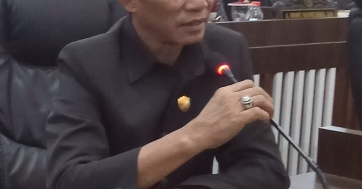 Lihat Langsung Abrasi Sungai Takkalasi, Ketua Komisi II Minta Instansi Terkait Turun Tangan