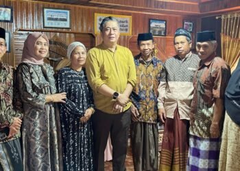 Dr.Ir. Abustan Andi Bintang, MSi. Wakil Bupati Barru Terpilih 2025 – 2030, Bersilaturahim di Kediaman Ridwan ( Mantan Kades Pujananting )