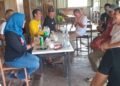 Andi Ina Kartikasari Bupati Barru Terpilih Mengisi Waktu Libur Ngopi Bareng Dengan Tim  Relawan di Warkop A2U Palanro