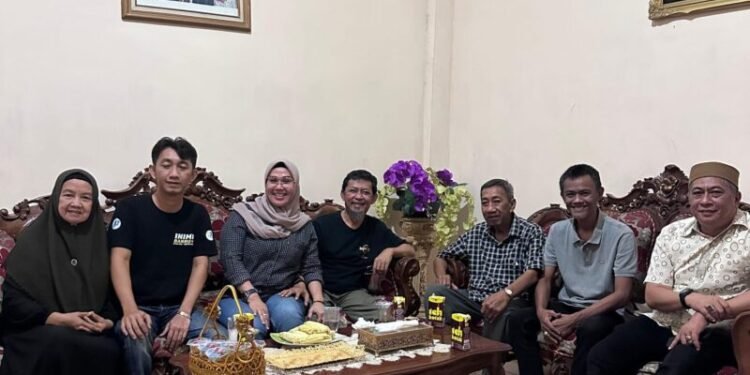 Silaturahim di Kediaman Ketua Tim Pemenangan INIMI Bupati BARRU dan Wakil Bupati BARRU Terpilih Andi Ina Kartikasari, SH., MSi., – Dr.Ir. Abusran Andi Bintang, MSi.