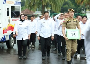 Andi Ina Kartikasari,SH., M.Si dan  Dr.Ir. Abustan Andi Bintang, M.Si Mengikuti Gladi Bersih Menjelang Pelantikannya
