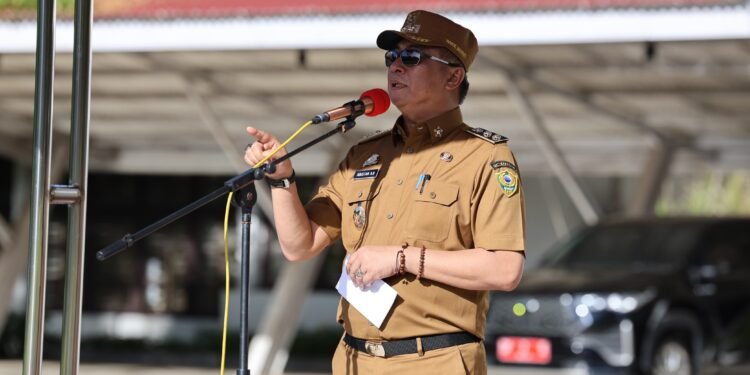Dr.Ir. Abustan Andi Bintang, M.Si.,  Awali Tugasnya Sebagai Wakil Bupati Pimpin Apel Perdana