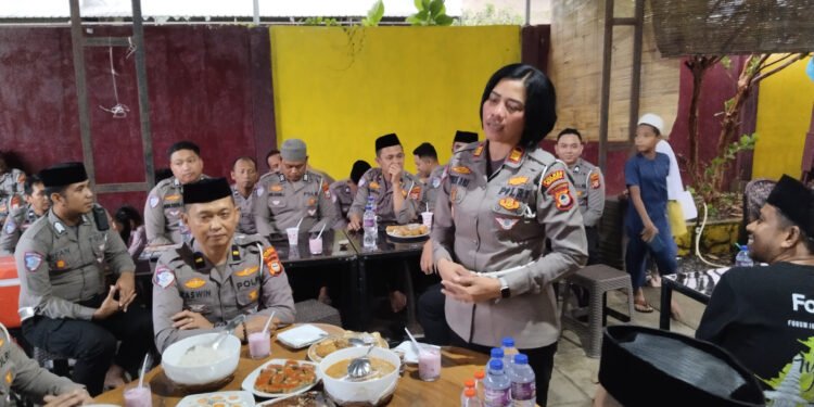 Kasat Lantas Polres Barru Buka Puasa Bersama Rekan Media, Perkuat Sinergitas dan Silaturahim
