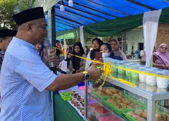 Herman Jaya, S.PI., Buka Pasar Ramadhan Se Desa Siawung, Sekaligus Dukung Warga dan IRMAS ( Ikatan Remaja Masjid ) Siawung Ber Inovasi