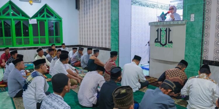 Bupati dan Wakil Bupati Barru Safari Ramadhan Pertama di Kecamatan Tanete Riaja