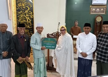 Bupati Barru Andi Ina Kartika Sari, SH., M.Si., Lanjutkan Safari Ramadhan di Masjid Agung Nurul Iman Barru