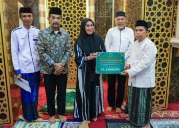 Bupati Barru Andi Ina Kartika Sari, SH., M.Si., Kunjungi Masjid Nur Ichsan Guna Mempererat Silaturahim dan Dukung Pendidikan Al-Qur’an