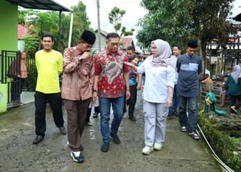 Sebagai Bentuk Perhatian Bupati dan Wakil Bupati Barru Kunjungi Korban Kebakaran, Berikan Bantuan dan Dukungan Moril