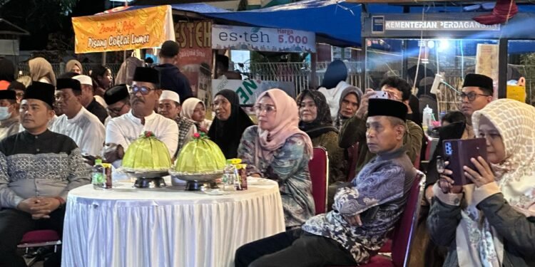 Bupati Barru Andi Ina Kartika Sari, SH., M.Si., Menutup Secara Resmi Kegiatan Festival Tanete Ramadhan Fest Sekaligus Penyerahan Hadiah