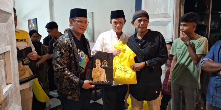 Andi Abd Waris Halid di Sambut Oleh Ilham Iskandar, SE, Dalam Rangka Silaturahmi Dengan Masyarakat