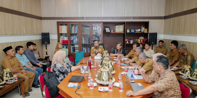 Kepala Pustlingbang Witari LPPM Unhas Makassar di Terima Lansung Oleh Wakil Bupati Barru Dr.Ir. Abustan Andi Bintang, M.Si.