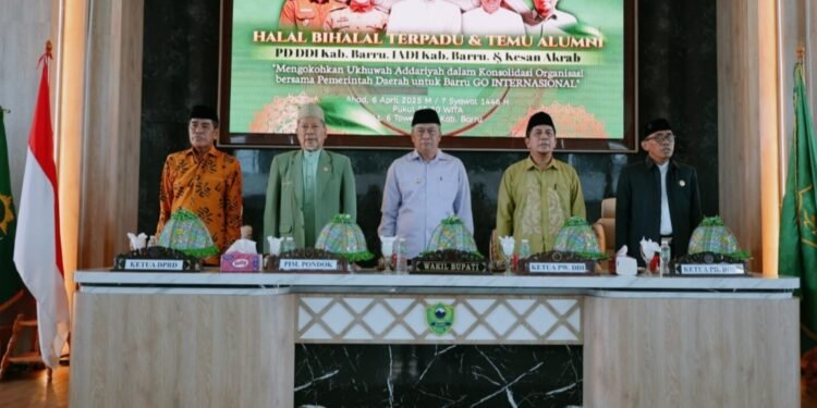 Wakil Bupati Barru Dr.Ir. Abustan Andi Bintang, M.Si., Hadiri Acara Halal Bi Halal DDI Mangkoso
