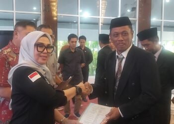 Saharuddin Terima Surat Keputusan, Siap Bekerja Sesuai Tanggung Jawab dan Profesional