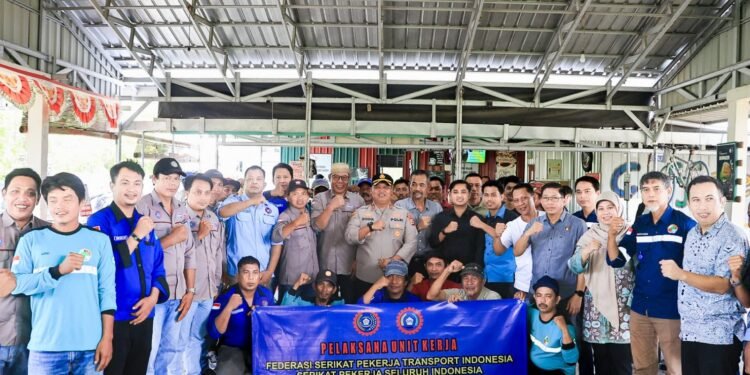 Kapolres Barru AKBP Dodik Susianto, S.IK., Coffe Morning dan Dialog Bersama Serikat Buruh di Warkop Heppiness