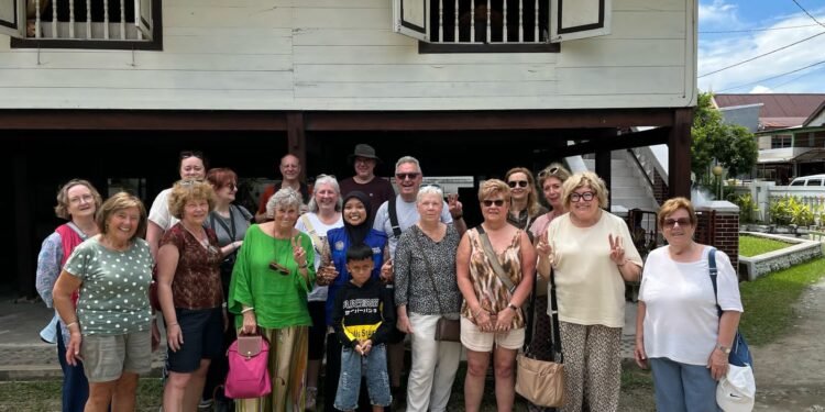JEMPI Grup ( Belgia), Berkunjung Di Kabupaten Barru Melihat Keunikan Budaya dan Rumah Panggung,  Sekakigus Melirik Potensi Pariwisata
