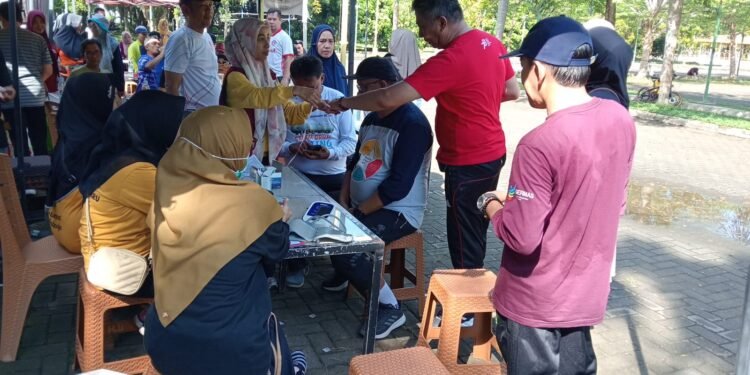 UPTD Puskesmas Padongko Barru Laksanakan Pemeriksaan Kesehatan Gratis di Acara Car Free Day