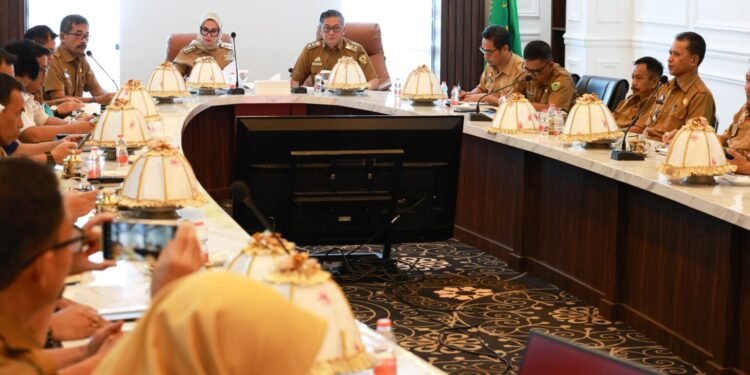 Bupati Barru Andi Ina Kartika Sari, SH., M.Si., Pimpin Rapat Koordinasi Sosialisasi Pedoman MCSP KPK – RI