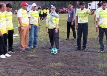 Bupati Barru Andi Ina Kartika Sari, SH., M.Si., Liga Raman Kelompok Umur 12  – 15 Tahun Lapangan Hasan Kari Desa Madello Resmi Di Buka