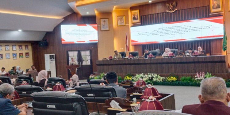 Bupati Barru Andi Ina Kartika Sari, SH., M.Si., Sampaikan Ranperda RPJMD di Hadapan Paripurna DPRD
