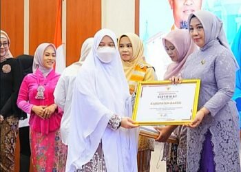 A. Milawaty Abustan, S.Sos., M.M., Ketua TP PKK Kabupaten Barru Hadiri Semarak Hari Kartini Tahun 2025