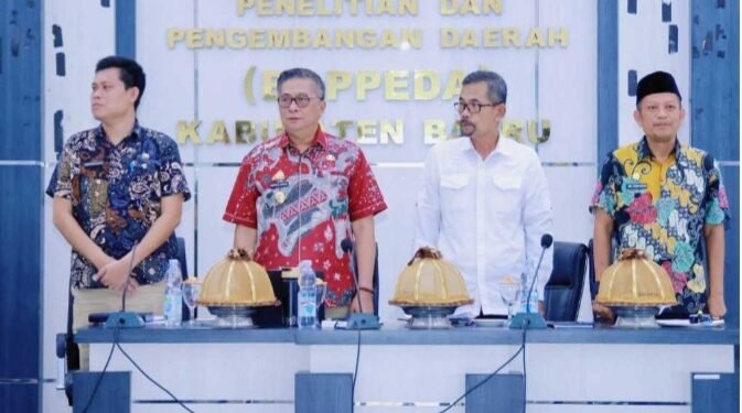 Rakor Penanggulangan Kemiskinan dan Stunting, Wakil Bupati Barru Tekankan Kolaborasi Lintas Sektor