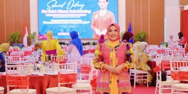 Ketua Dekranasda Barru Andi Milawati Abustan Tampil dalam Ajang Fashion, Tampilkan Wastra Khas Daerah
