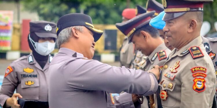 Kepolisian Resor Barru Gelar Upacara Serah Terima Jabatan Oleh Kapolres Barru AKBP Dodik Susianto, S.IK.