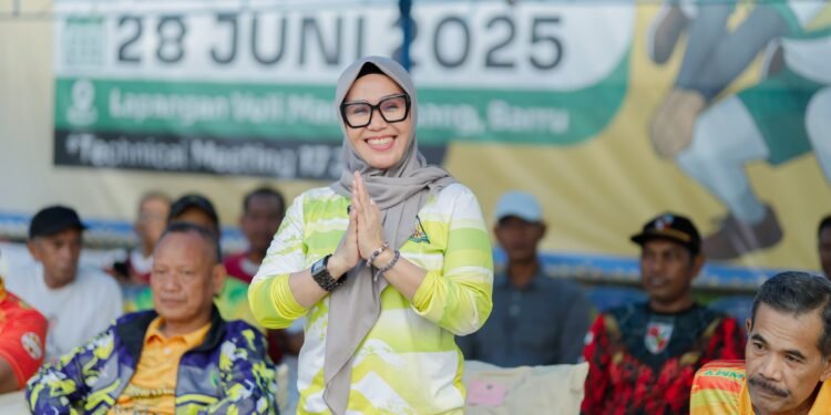 Turnamen Bola Voli Bupati Cup II Kabupaten Barru di Lapangan IVO Lapang Mangempang Secara Resmi Dibuka Bupati Barru