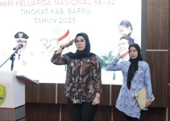 Pemkab Barru Gelar Apel Pagi Peringati Harganas ke-32 di Baruga Singkeru Ada’e