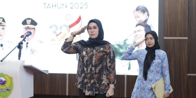 Pemkab Barru Gelar Apel Pagi Peringati Harganas ke-32 di Baruga Singkeru Ada’e