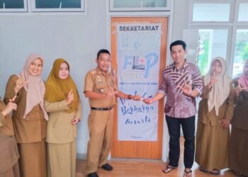 Disperkarsip Barru Serahkan Kunci Sekretariat Kepada Forum Lingkar Pena