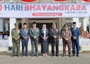 Bupati Barru Andi Ina Kartika Sari, SH., M.Si., Hadiri Upacara Hari Bayangkara Ke-79 Tingkat Kabupaten Barru