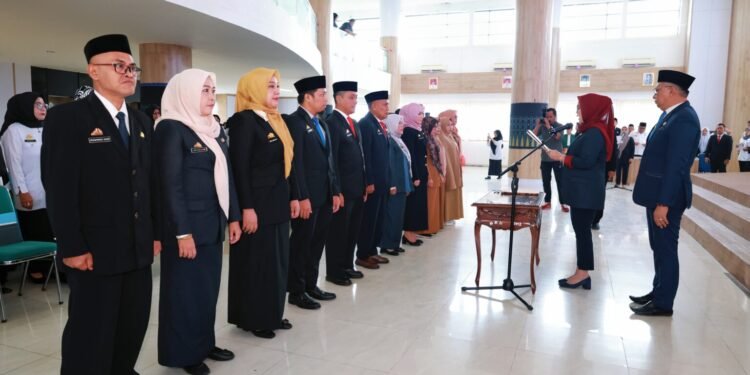 Bupati Barru Andi Ina Kartika Sari, SH, M.Si., Lantik Pejabat Administrator dan Pengawas, pastikan Jabatan Berdasarkan Kinerja