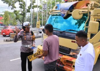 Operasi Patuh Pallawa 2025, Kasat Lantas Polres Barru AKP Ida Ayu Made Ari Susanti, SH., Memimpin Lansung