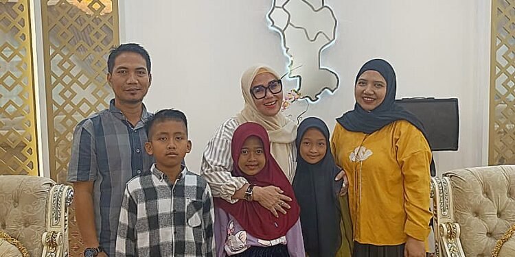 Bupati Barru Andi Ina Kartika Sari, SH., M.Si., Undang Lastang dan Rekan-Rekan ke Rujab Terima Bantuan Pendidikan