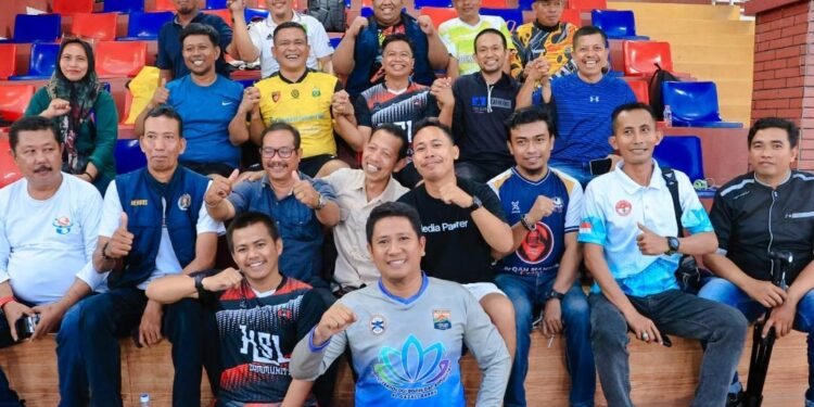 Tim Polres Barru Versus Tim Jurnalis Barru, Bertemu di Lapangan Mini Soccer Adu Skil Sekaligus Silarurahmi