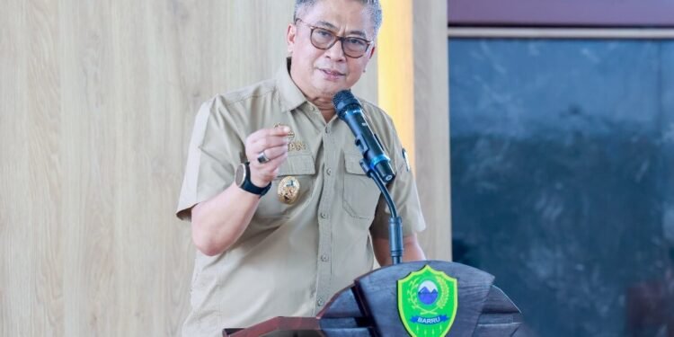 Wakil Bupati Barru Dr. Ir. Abustan Andi Bintang, M.Si., Sambut Mahasiswa KKN Gelombang 114 Unhas Makassar