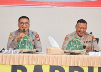 Polres Barru: Lepas Sambut dan Tatap Muka Kapolres Lama AKBP Dodik Susianto, S.I.K., Dengan Kapolres Baru AKBP Ananda Fauzi Harahap, S.I.K., M.H