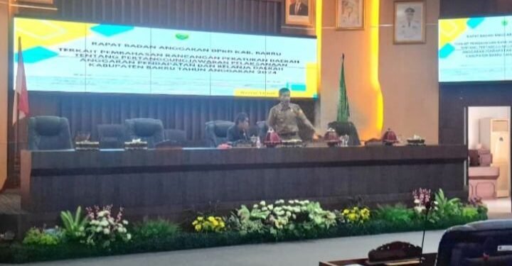 Gelar Rapat Badan Anggaran DPRD Barru Bahas Raperda Pertanggungjawaban APBD 2024          