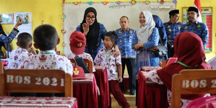Bupati Barru Pantau Langsung MPLS di UPTD SDN 44 Barru, Wujud Kepedulian Terhadap Pendidikan Dasar