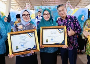 Bupati Barru Terima Penghargaan Nasional Atas komitmen dan implementasi nyata dalam program Quick Wins.