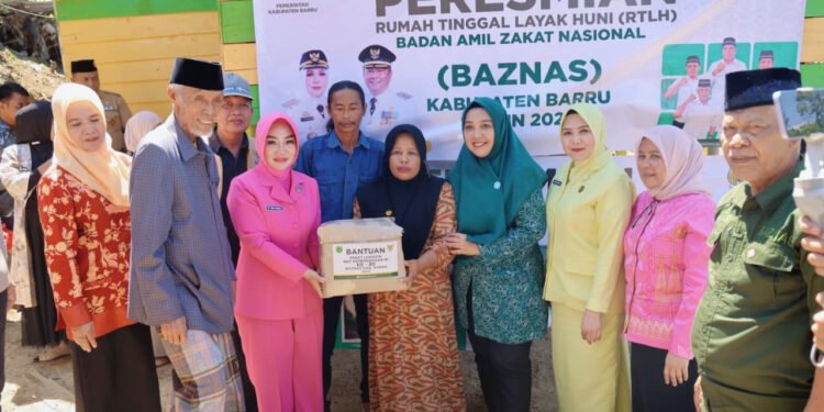 Bedah Rumah Warga Kurang Mampu Ketua Tim Penggerak PKK Dan Baznas Resmikan