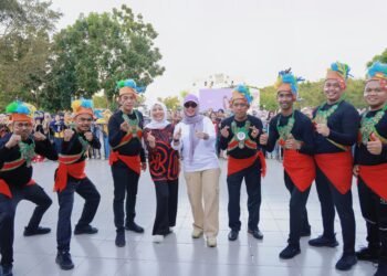 Bupati Barru Andi Ina Kartika Sari, SH., M.Si., Menyaksikan Lansung Kegiatan Lomba Senam Kreasi