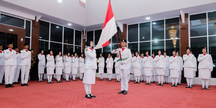 Dihadapan Bupati dan Wakil Bupati Barru: Para Anggota Paskibraka Mengucapkan Janji Setia Untuk Menjalankan Tugas Mulia