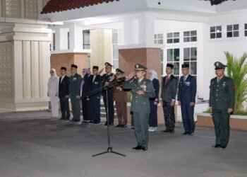 Bupati Barru Bersama Wakil Bupati, Para Pimpinan DPRD Kabupaten Barru Hadir Dalam Upacara Taptu dan Pawai Obor