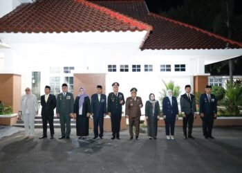 Bupati Barru Bersama Wakil Bupati, Para Pimpinan DPRD Kabupaten Barru Hadir Dalam Upacara Taptu dan Pawai Obor