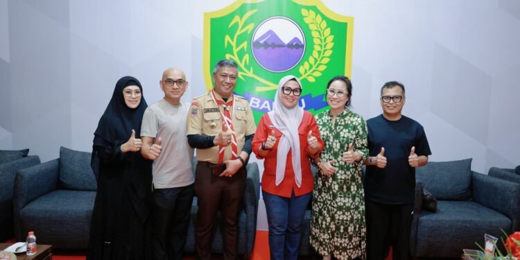 Audiens Panitia Merdeka Tour D’Barru 2025 Dengan Bupati Barru Bersama Wakil Bupati Barru