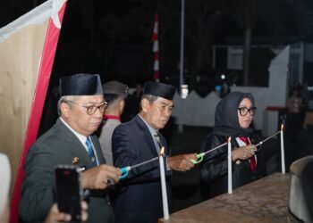 Bupati Barru, Andi Ina Kartika Sari, SH., M.Si., Bersama Wakil Bupati, Dr. Ir. Abustan Andi Bintang, M.Si., Hadir Mengikuti Apel Kehormatan dan Renungan Suci