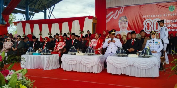 Hari Kemerdekaan RI ke-80, Ketua DPRD Kabupaten Barru Bacakan Teks Proklamasi